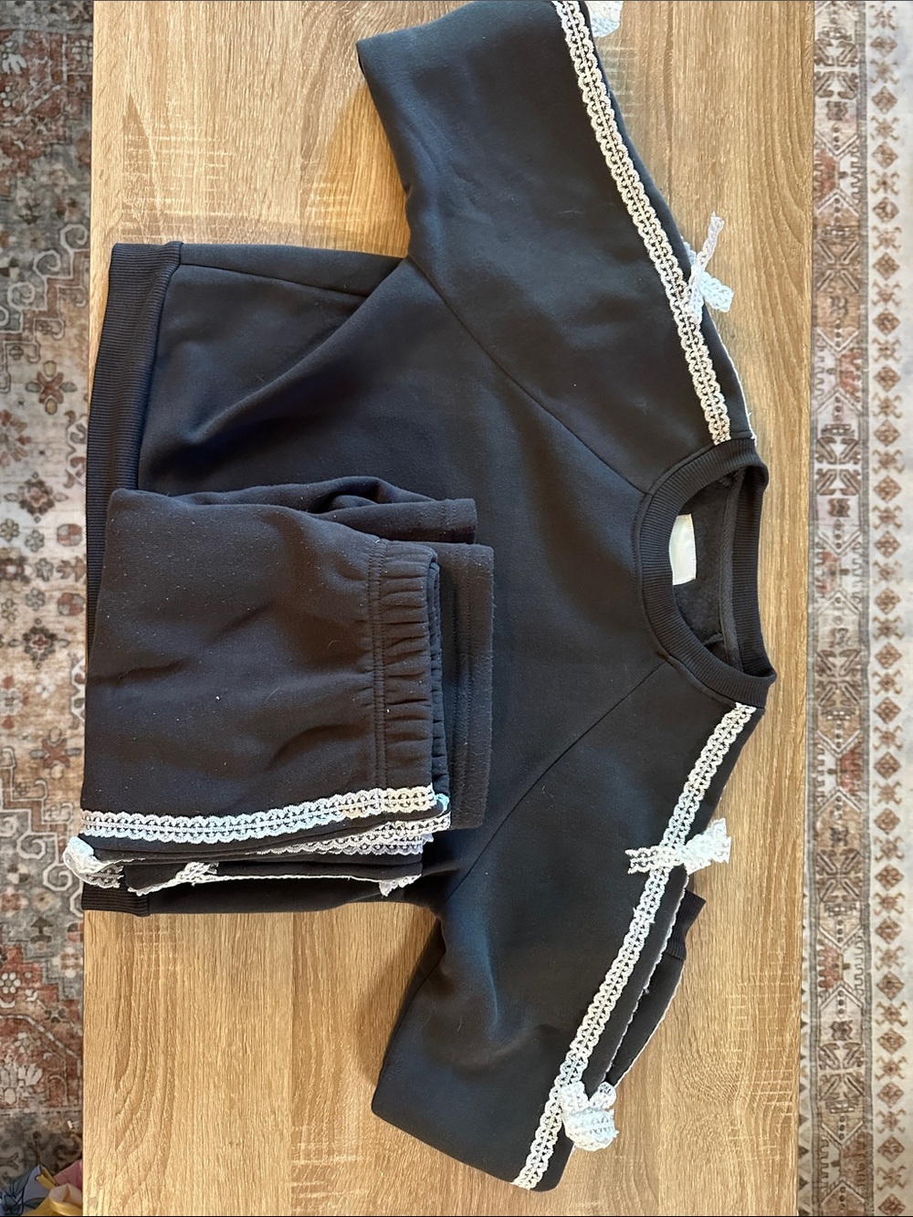 Kids Lace-Trim Sweatshirt & Pants Set